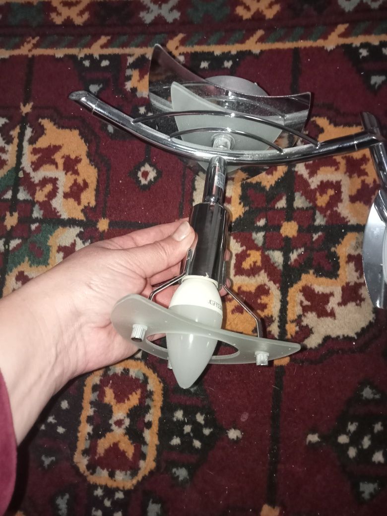 Продам светильник