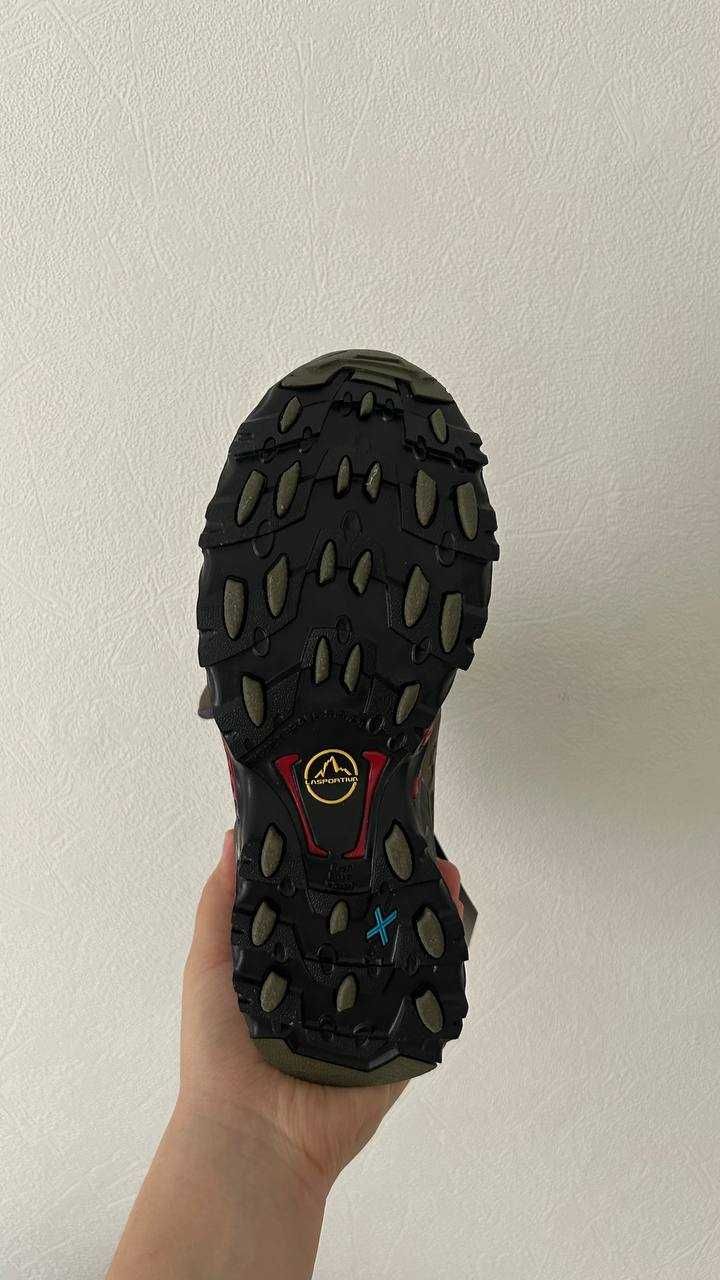 Хайкинговые ботинки La Sportiva