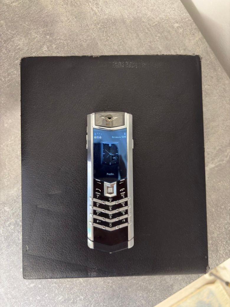 Продам Vertu Signature