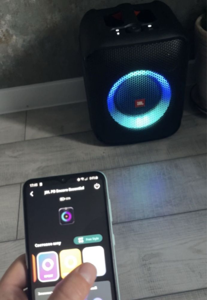 Продам портативную колонку JBL PartyBox Encore Essential (черный)!