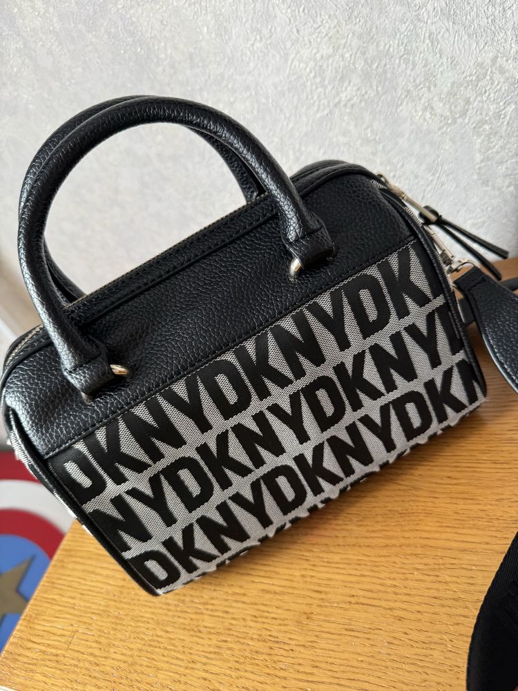 Dkny сумка состояние новой оригинал