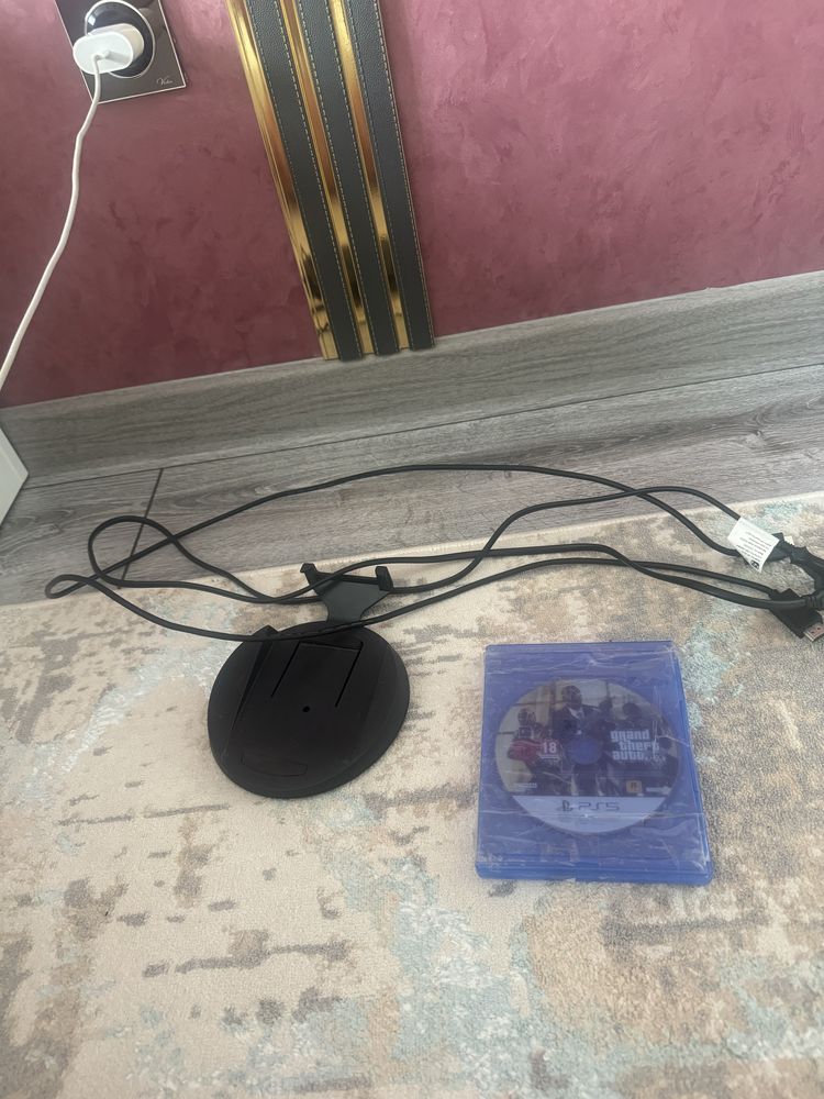 Продается подставка шнуры и диск от playstation 5