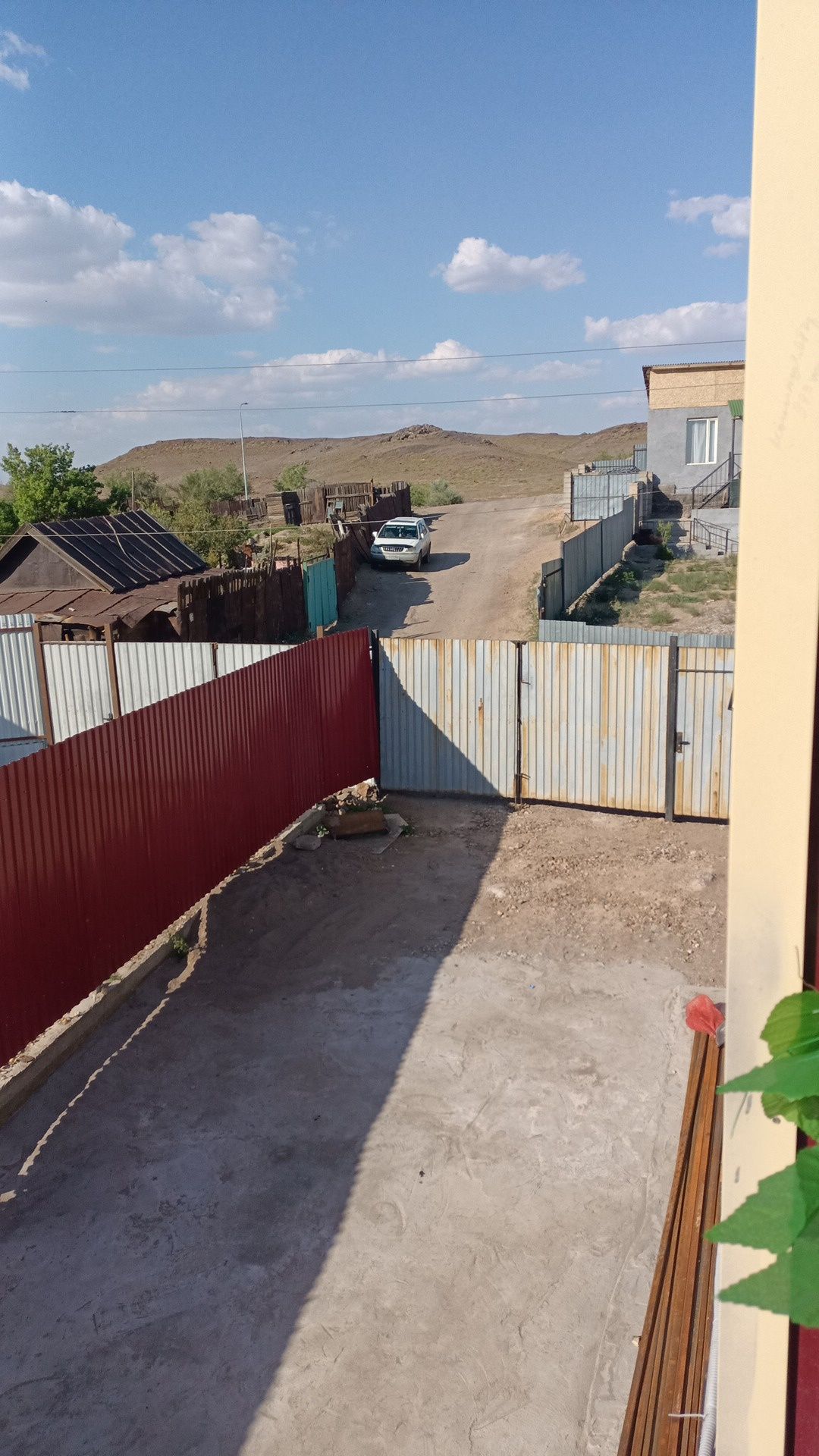Сдаются номера . Есть 10 комнат  ..