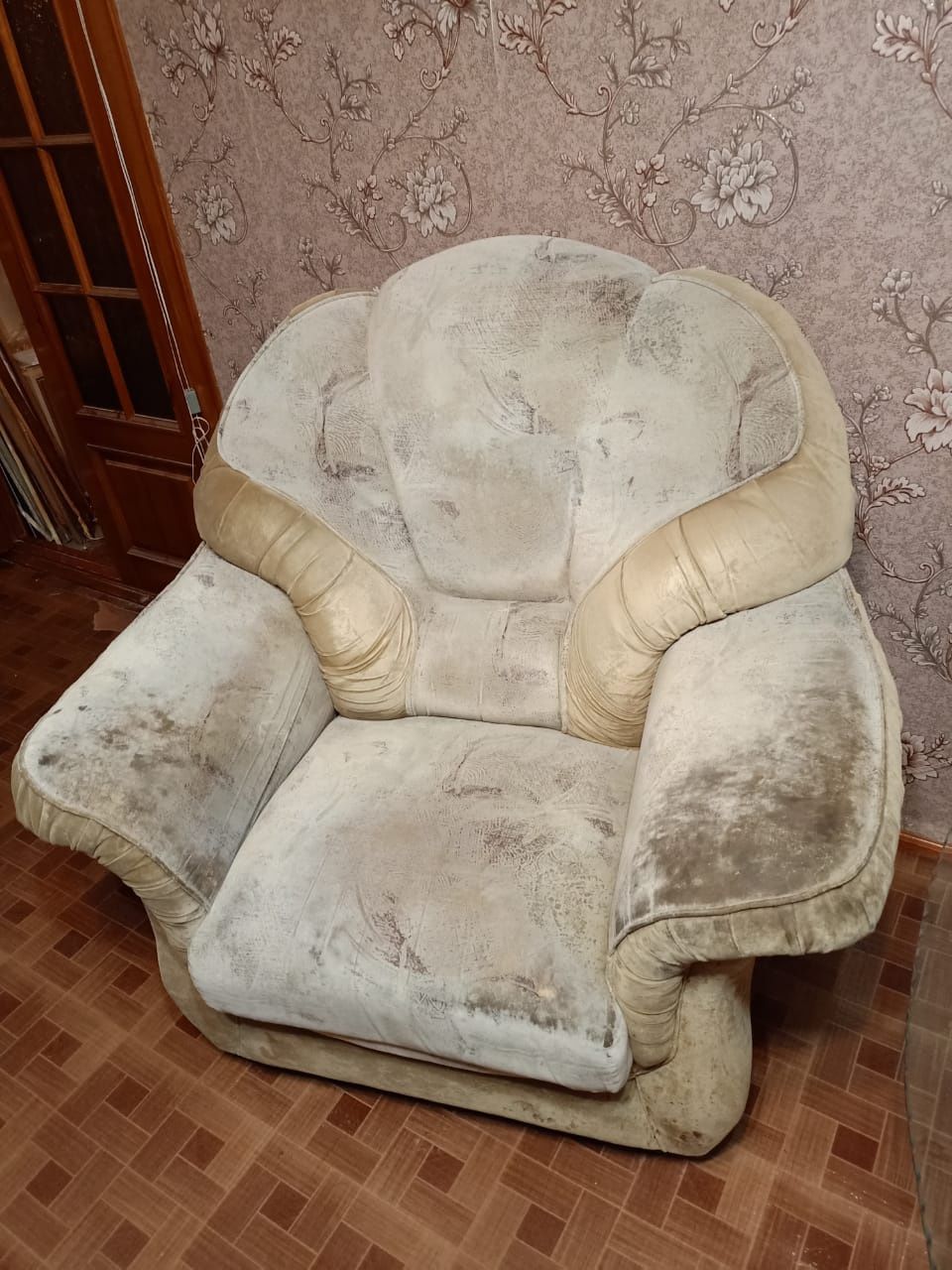 Продам 2 кресла и 2 дивана .Гарнитур"Анжелика".