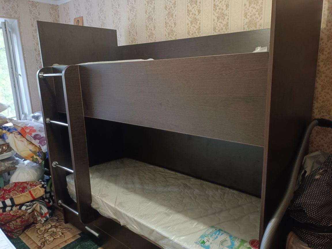 Продам новую двухяростную кровать
