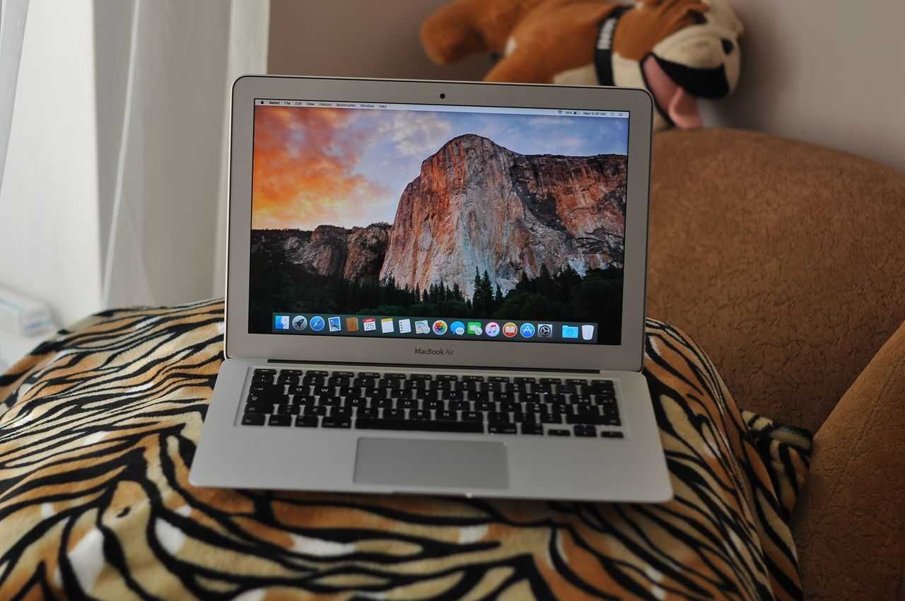 Как новый ультрабук Шикарный Macbook Air 2015 13 в идеале с коробкой