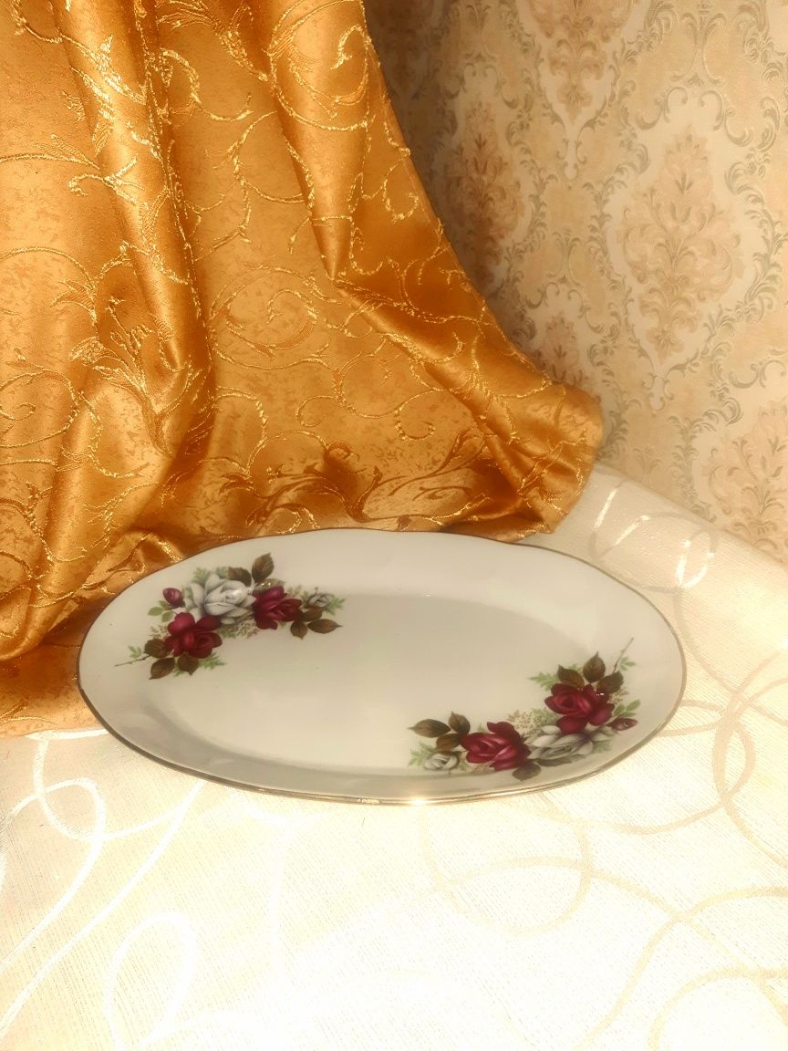 Кесе, плоские тарелки,  поднос, селедочницы, Сахарница,  чашечка, блюд