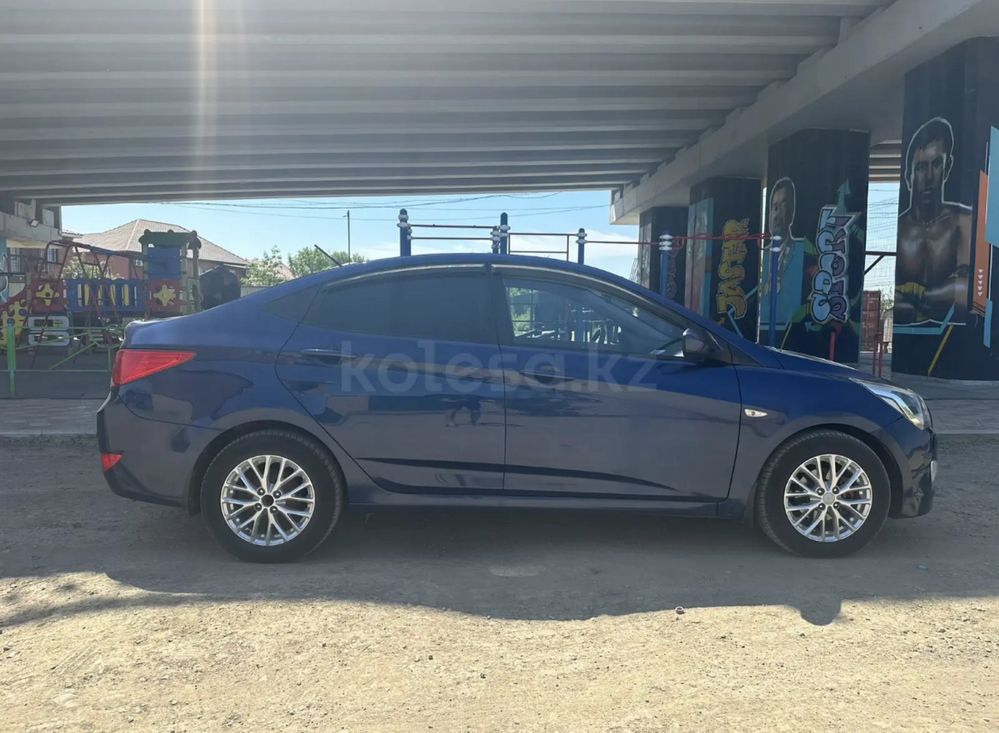 Hyundai Accent, 2014 учет кз, + новые зимние шины водитель девушка