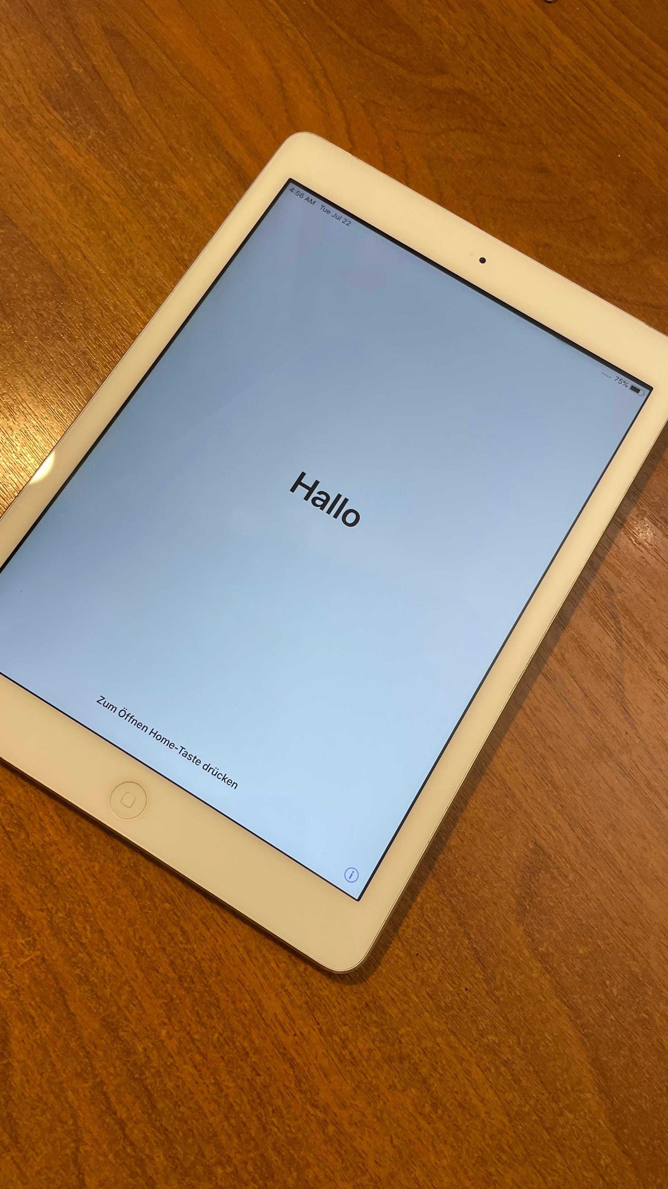 Планшет iPad Air 128 Гб