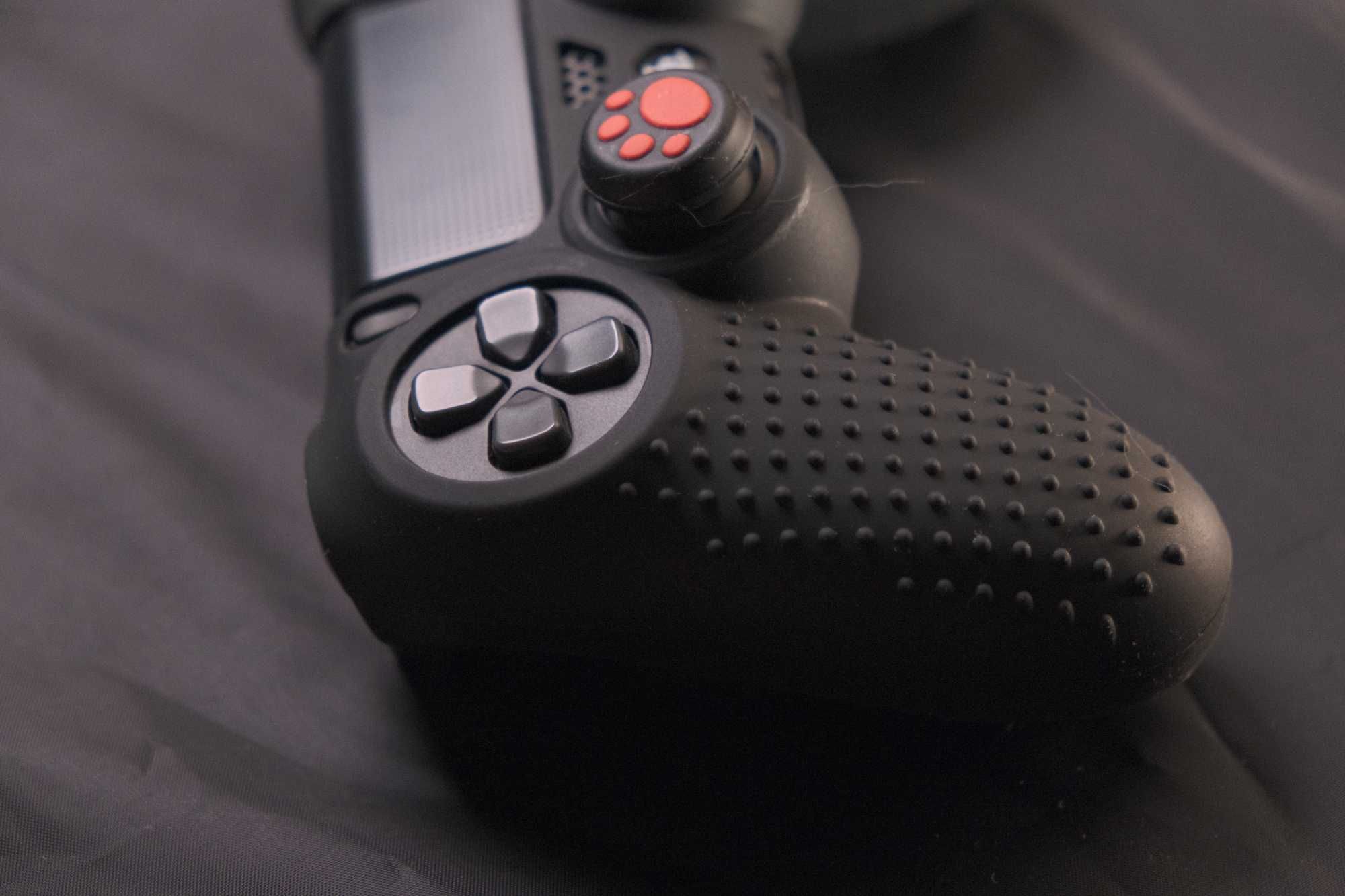 Оригинальный DualShock V2 для PS4™, на датчиках холла