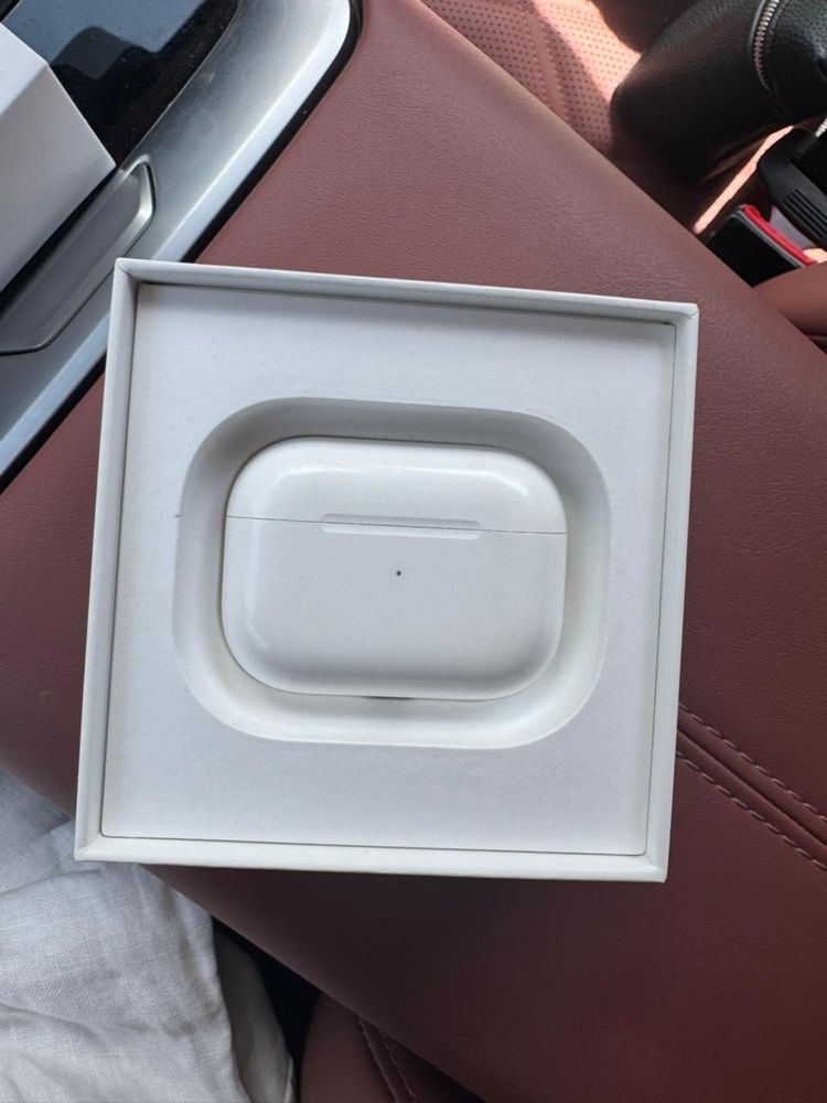 AirPods pro кейс и наушники отдельно