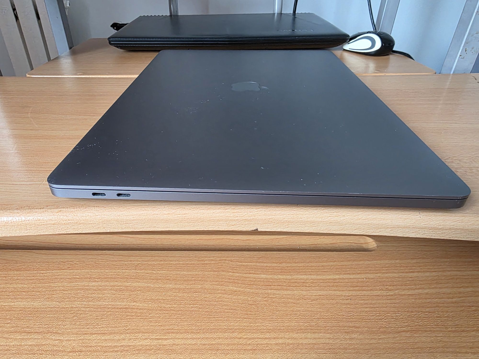 MacBook Pro 16" (2019) | i7 / 16GB / 512GB SSD