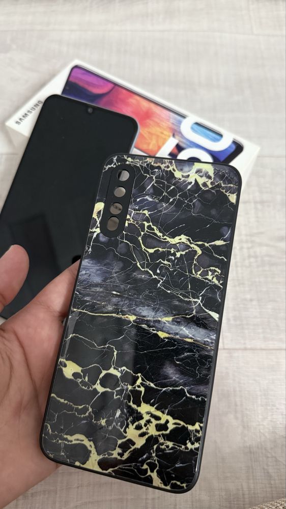 Самсунг А50 продам