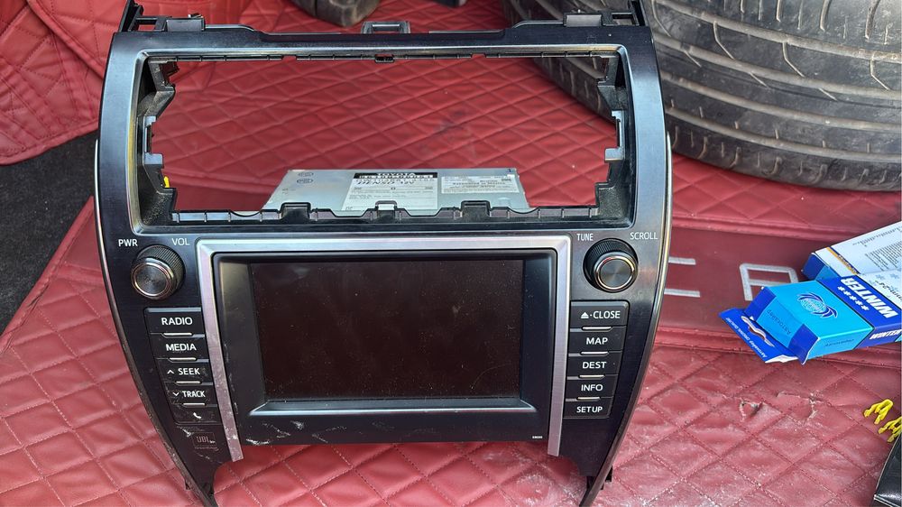 Продам штатную магнитолу камри 50