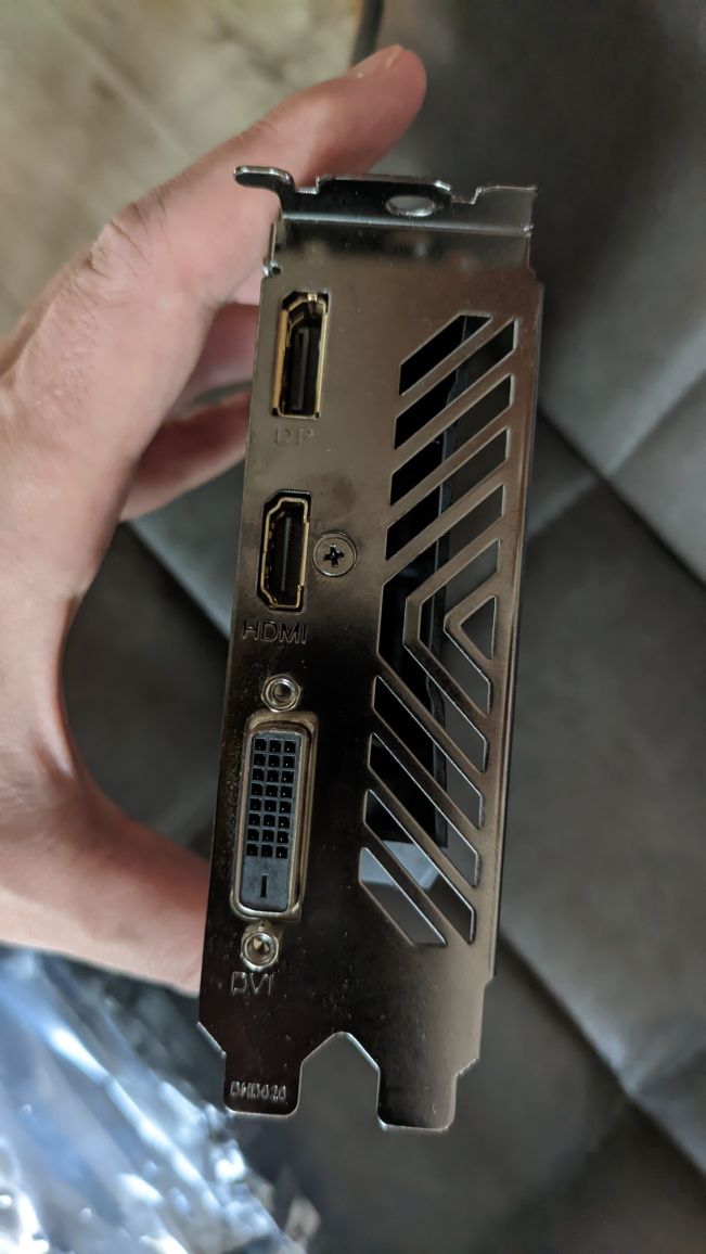 Видеокарта Gigabyte 1050 ti 4Gb