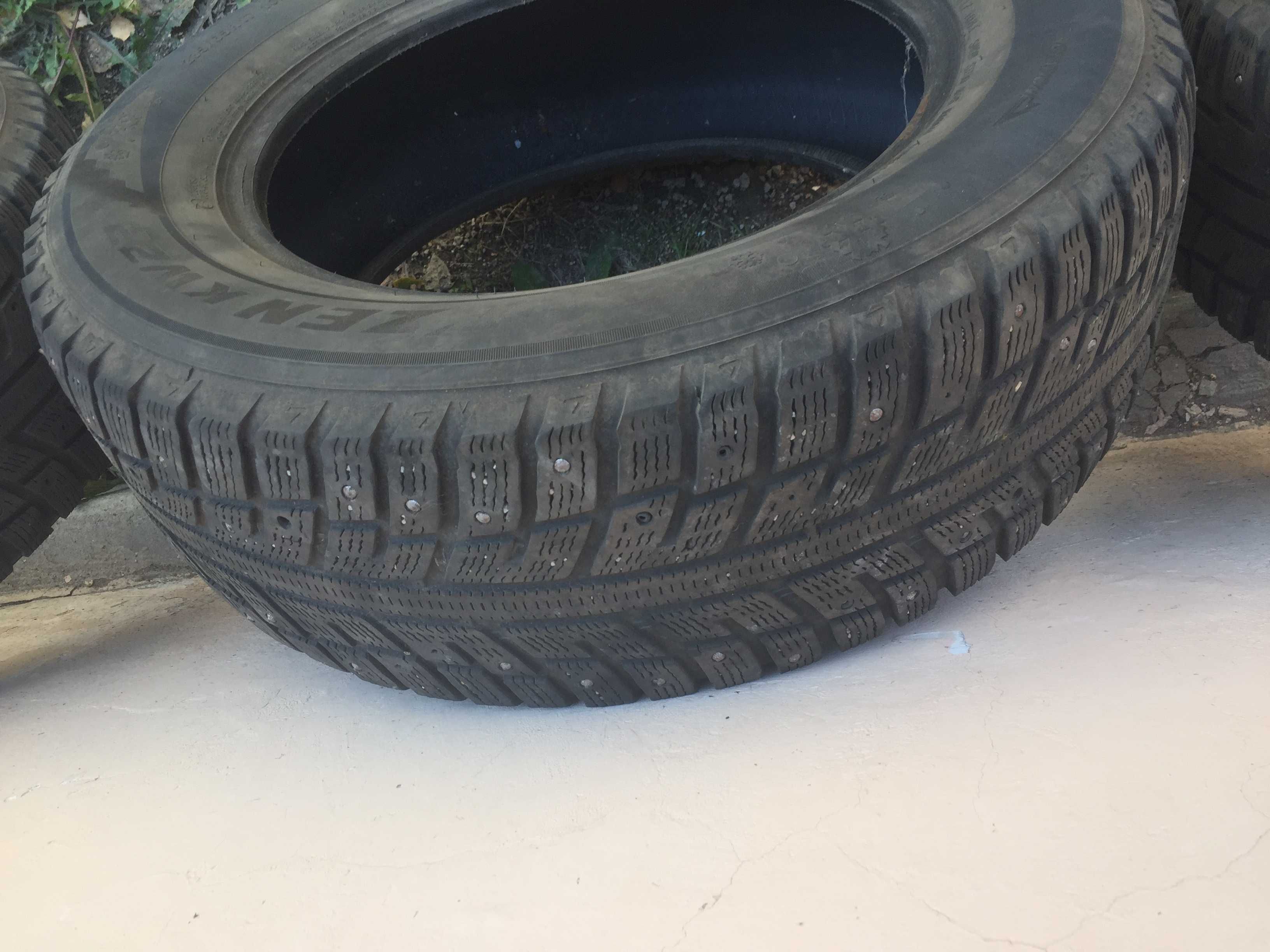 Продам автошины зимние хорошее состояние. KUMHO цена 40 тысяч за 4шт