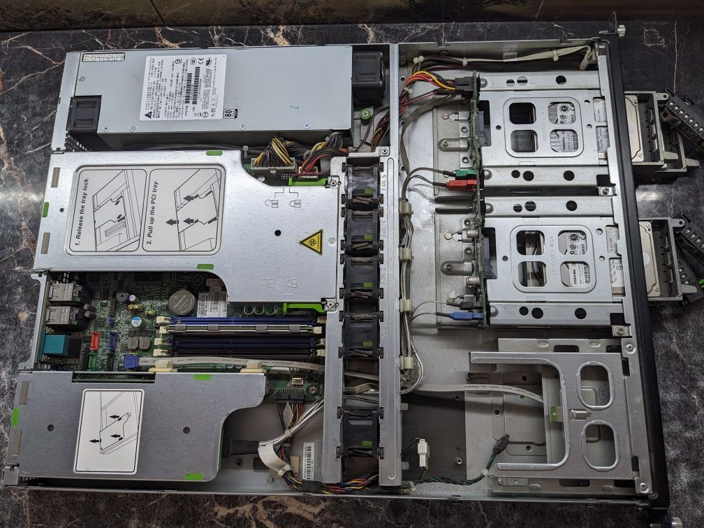 Сервер Fujitsu RX 100 S6 Xeon x3430, ozu 16gb, hdd 4x 300gb