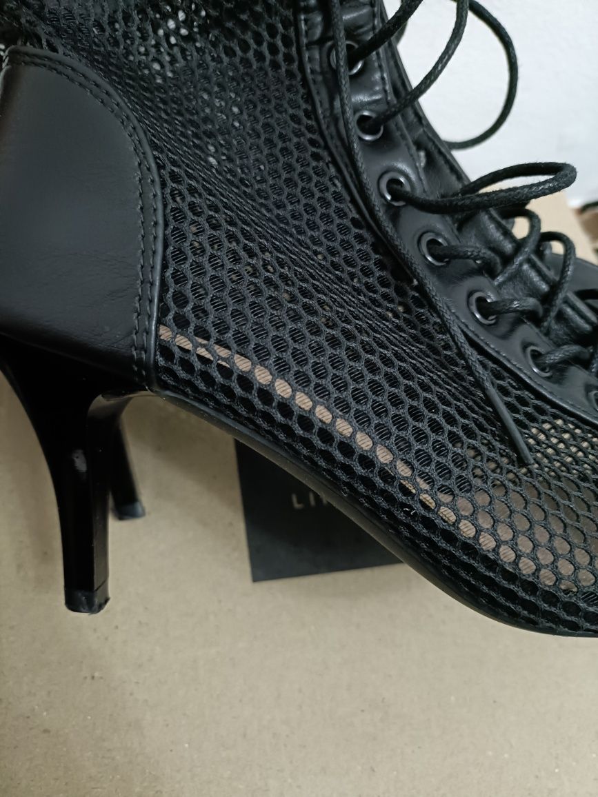 High heels. 2шт. Удобные.