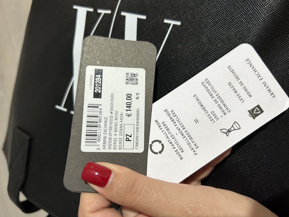 Продам сумку Armani Exchange