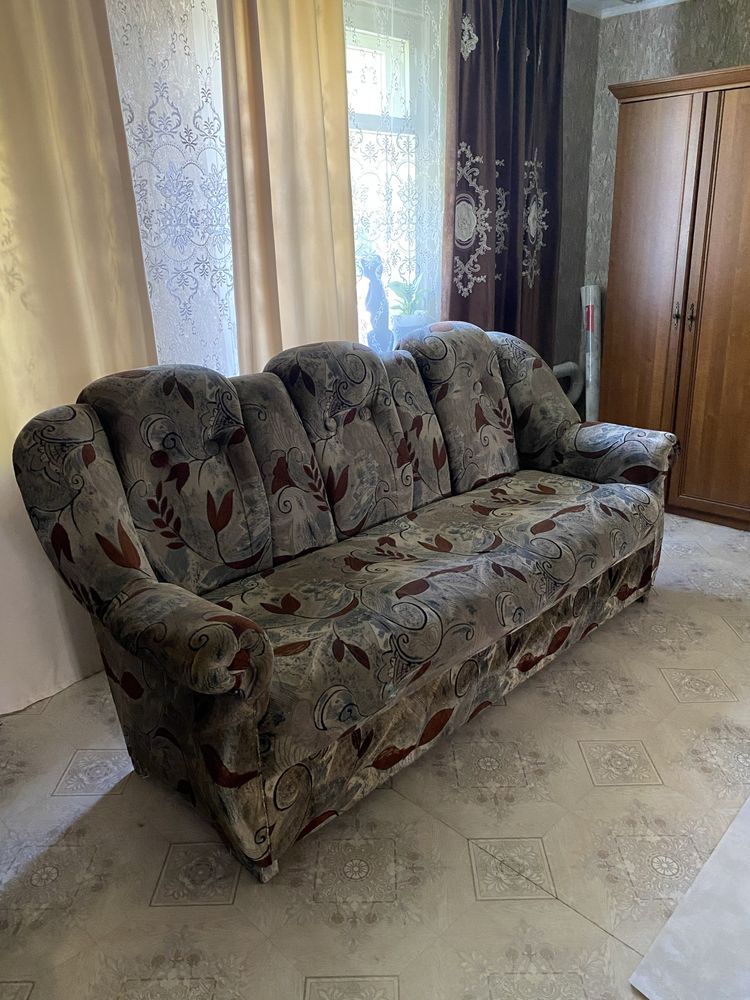 Продам диван и кресла