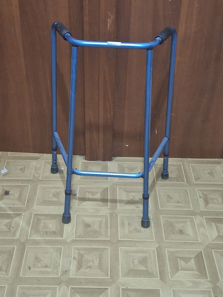 Ходунок для взрослых
