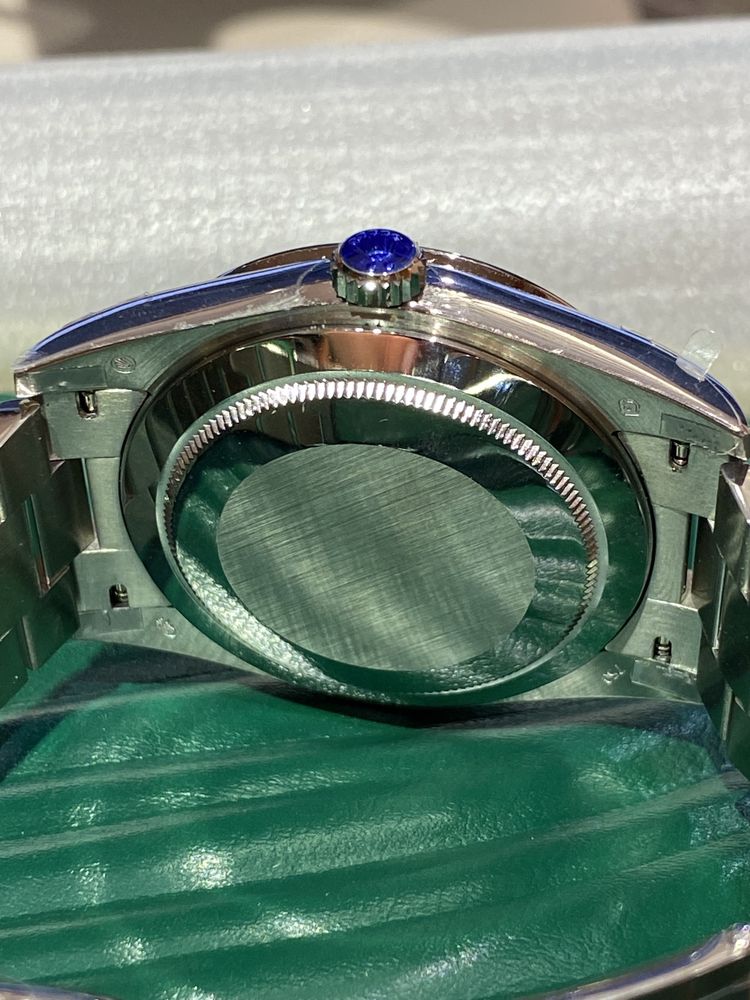 Rolex с арабсками цифрами