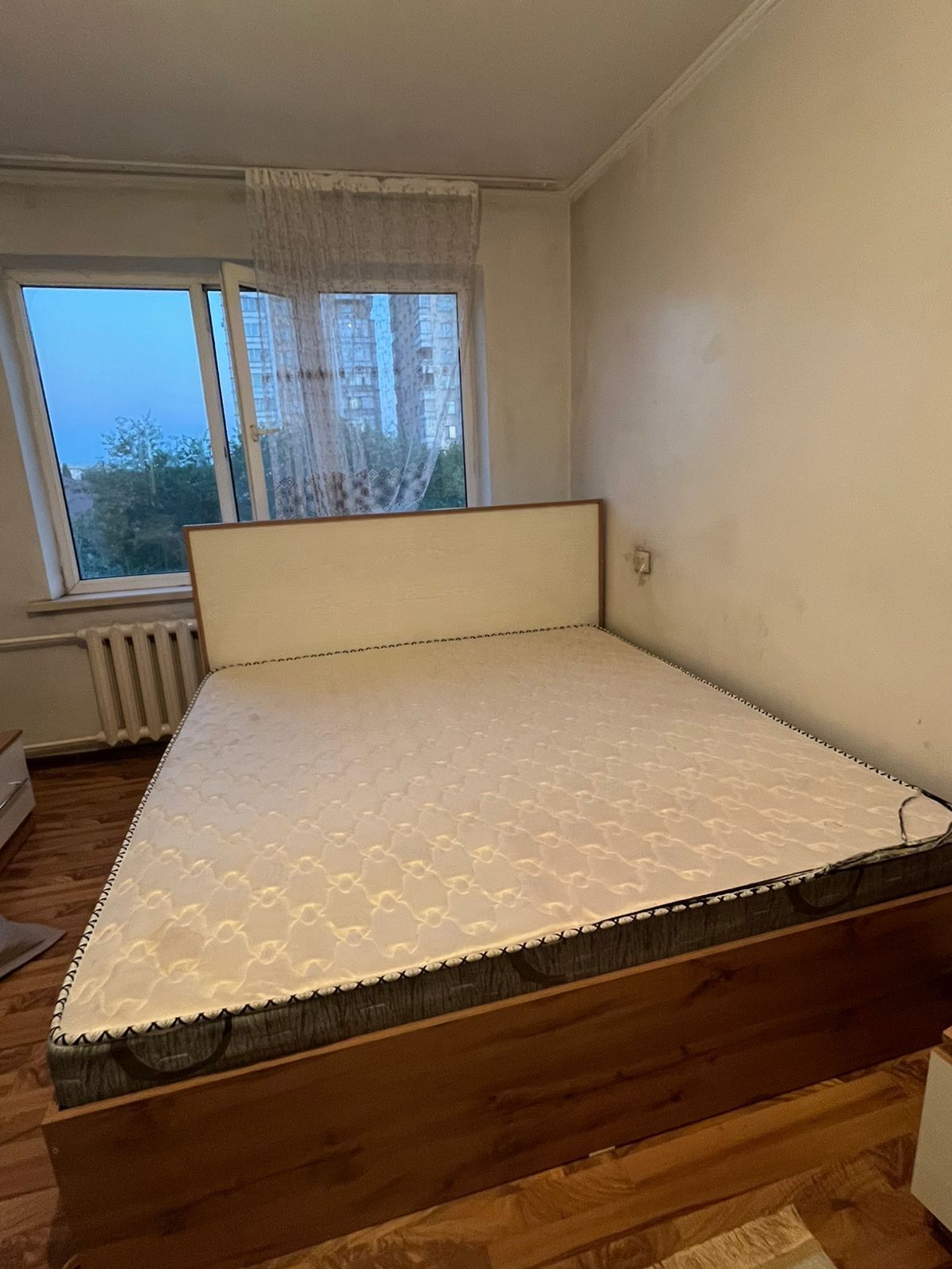 Продаётся Спалный гарнитур ева4в