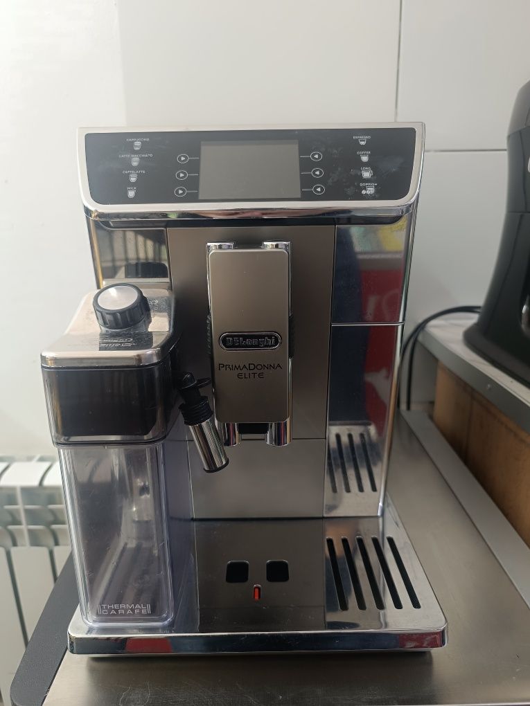 Кофемашина Delonghi