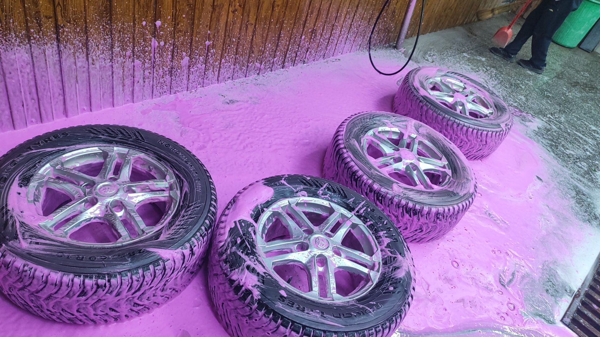 Продам зимние шины с дисками
