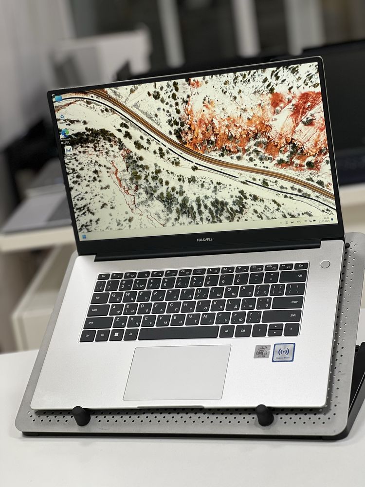HUAWEI MateBook | Core i5-10210U | ОЗУ 8Gb | SSD 512Gb