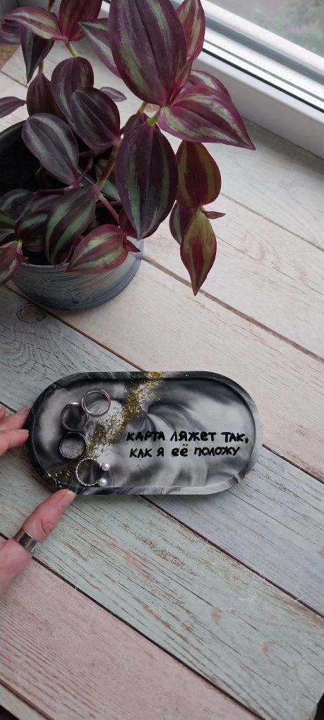 Подставка из гипса. Декор с характером