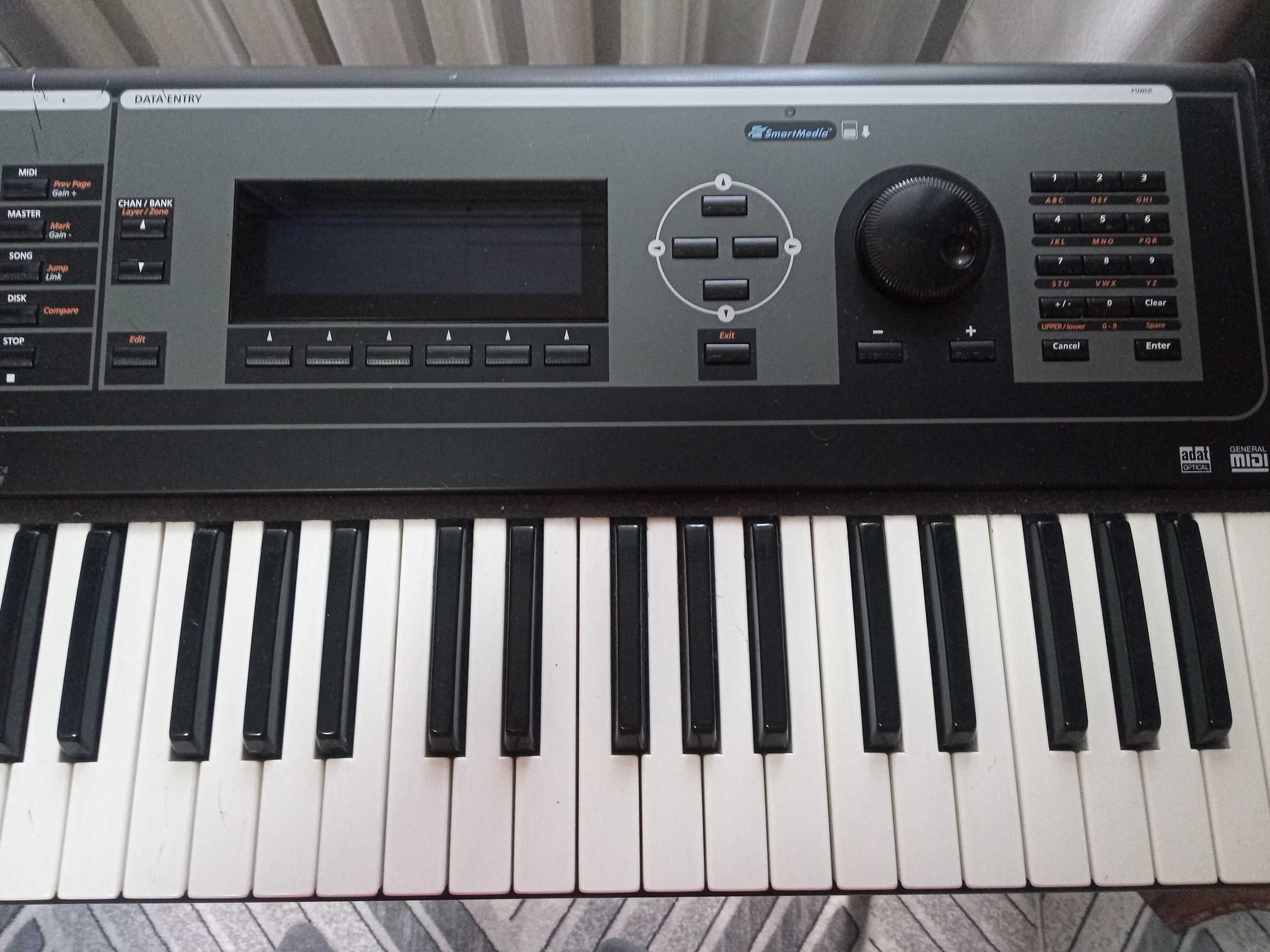 Синтезатор YAMAHA kursweil. K2661