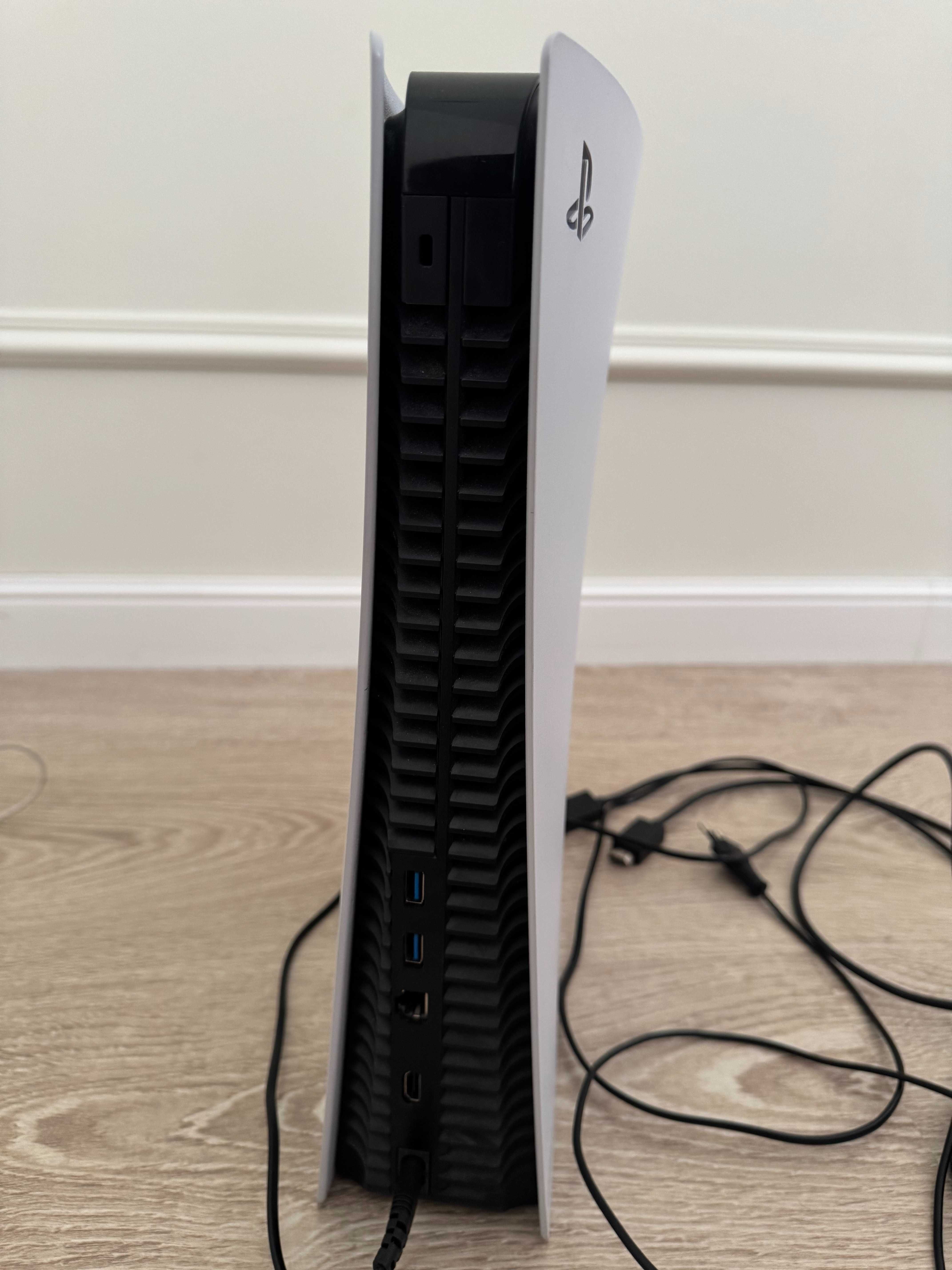 Продаю PlayStation 5 (825 GB SSD, с дисководом) — отличное состояние