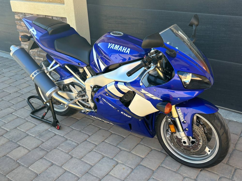 Yamaha r1 2001 на разбор