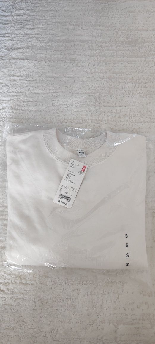 Свитшот Uniqlo оригинал