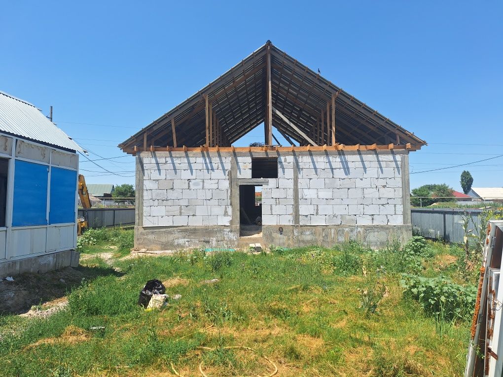 Продам времянку и недостроенный дом