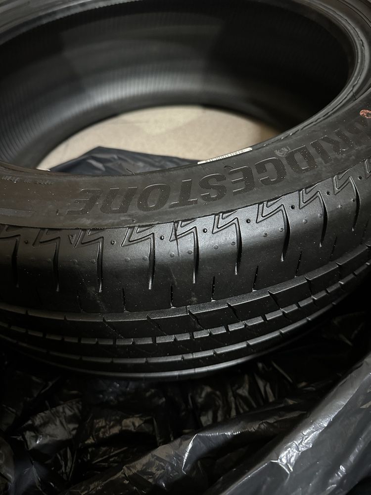 Шины Bridgestone летние .Состояние без износа.