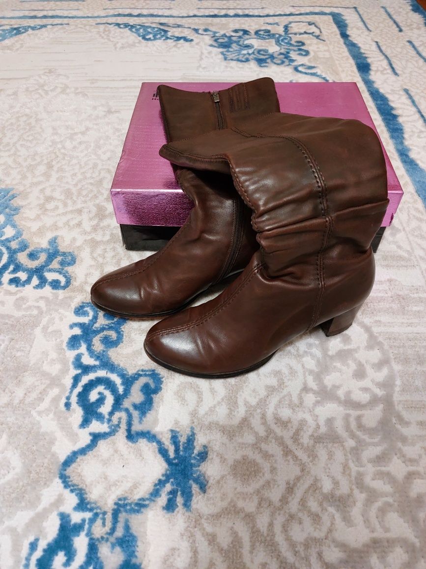Женские сапоги из натуральной кожи