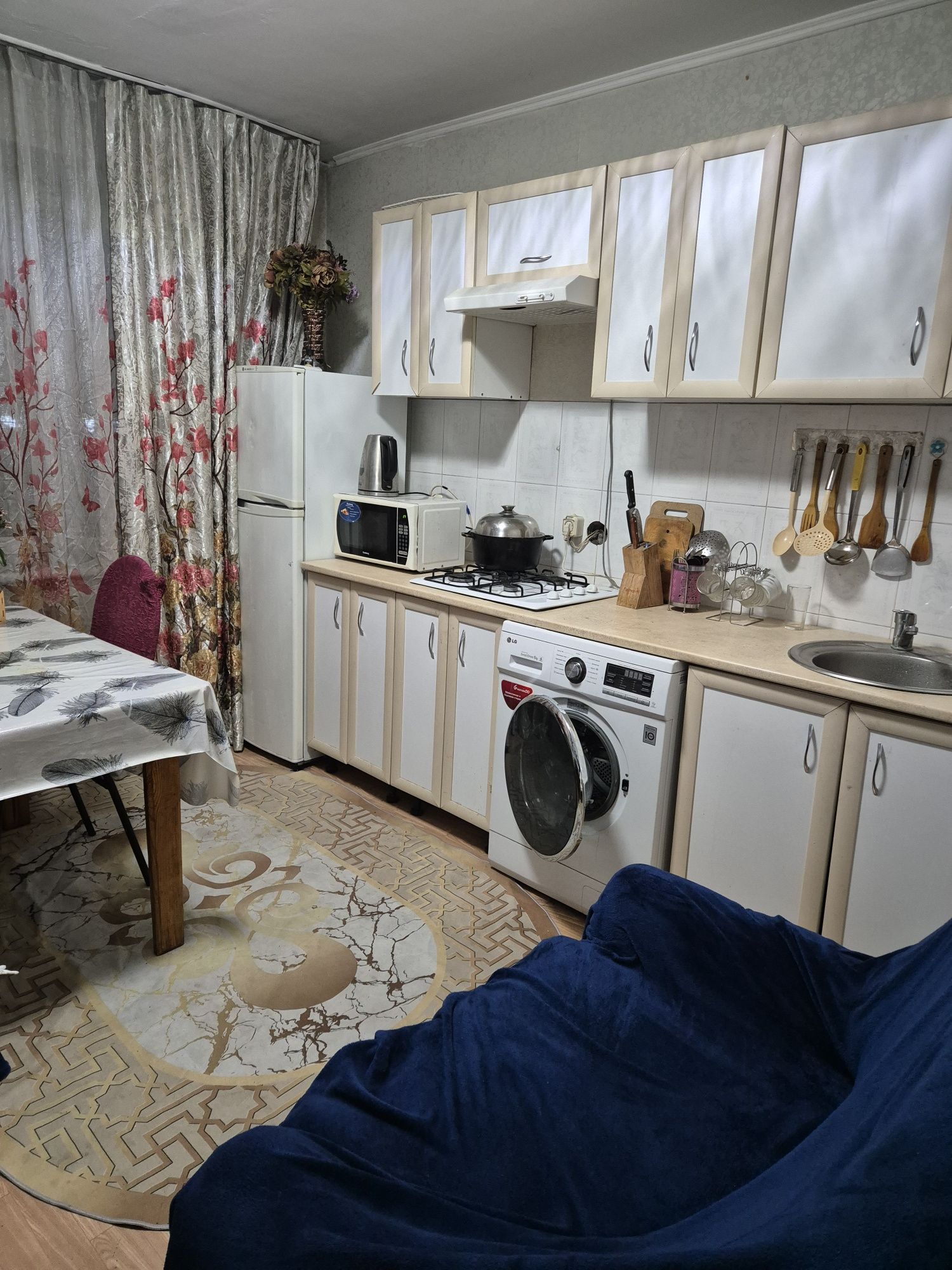Сдам посуточно улучшенную 1ком