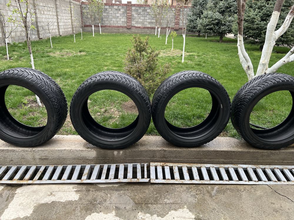 Продается резина 235/45/18 в идеальном состоянии