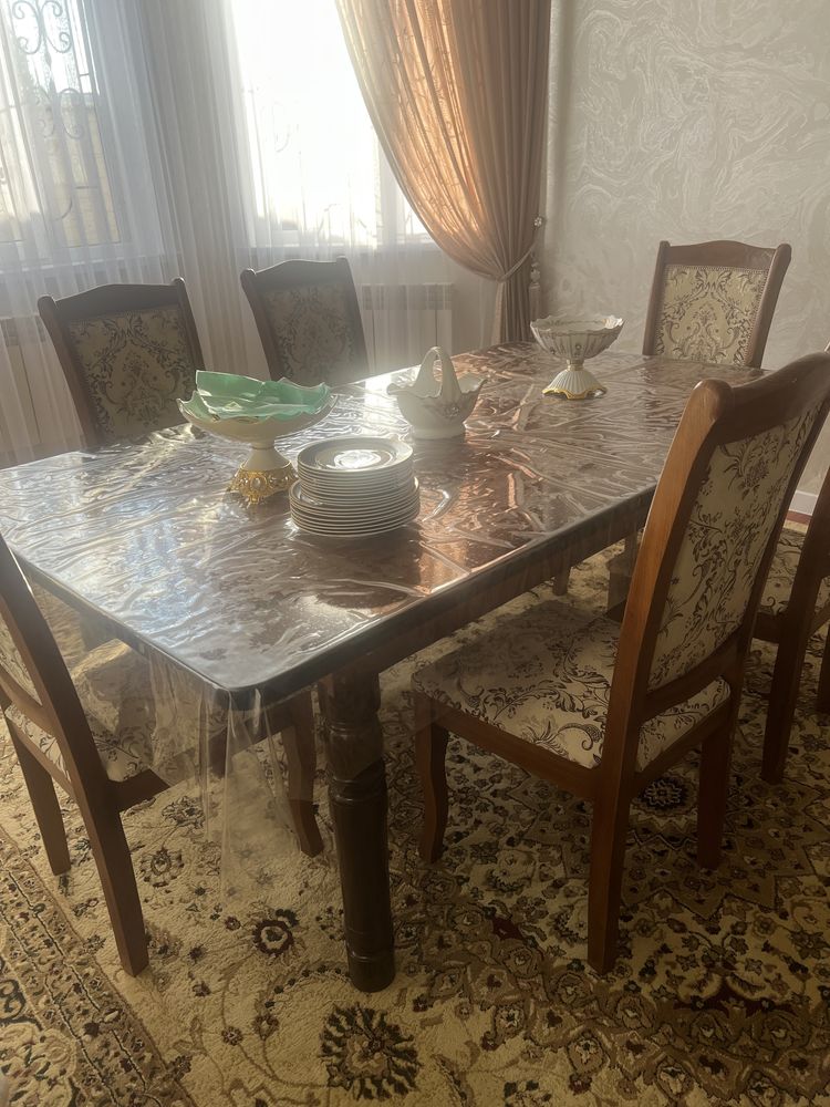 Стол 2 м и 6 стулев