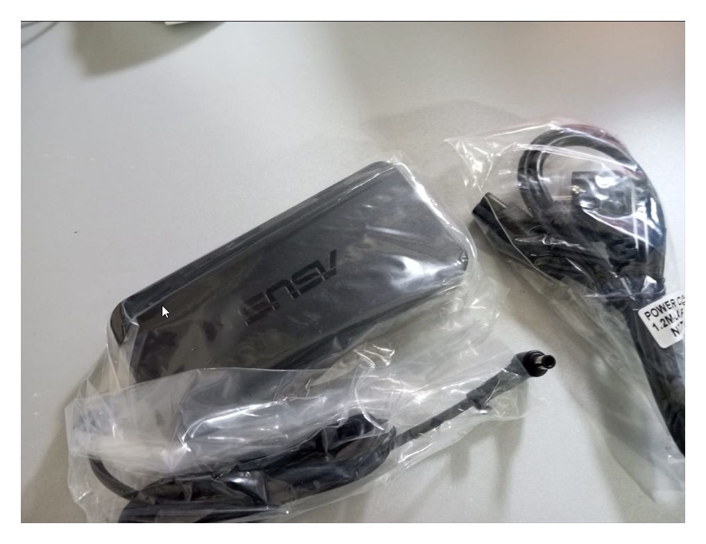 на ноутбук ASUS, зарядка, блок питания (на разъём с иглой)
