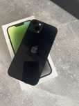 iPhone 14 плюс с документами