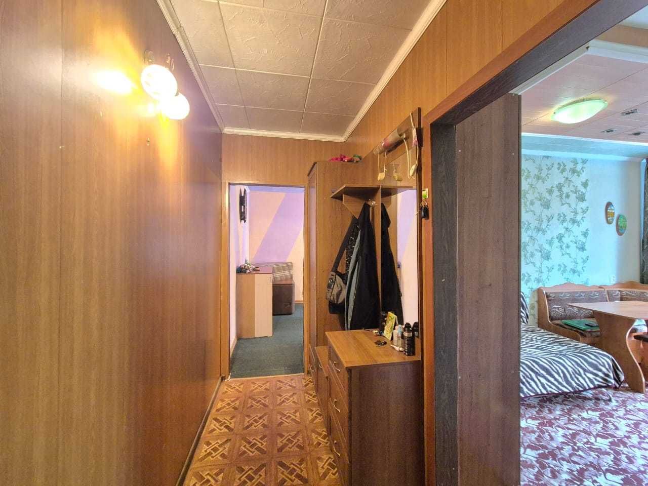 Продам 4 комн квартиру на 2 мкр на 3/5 эт