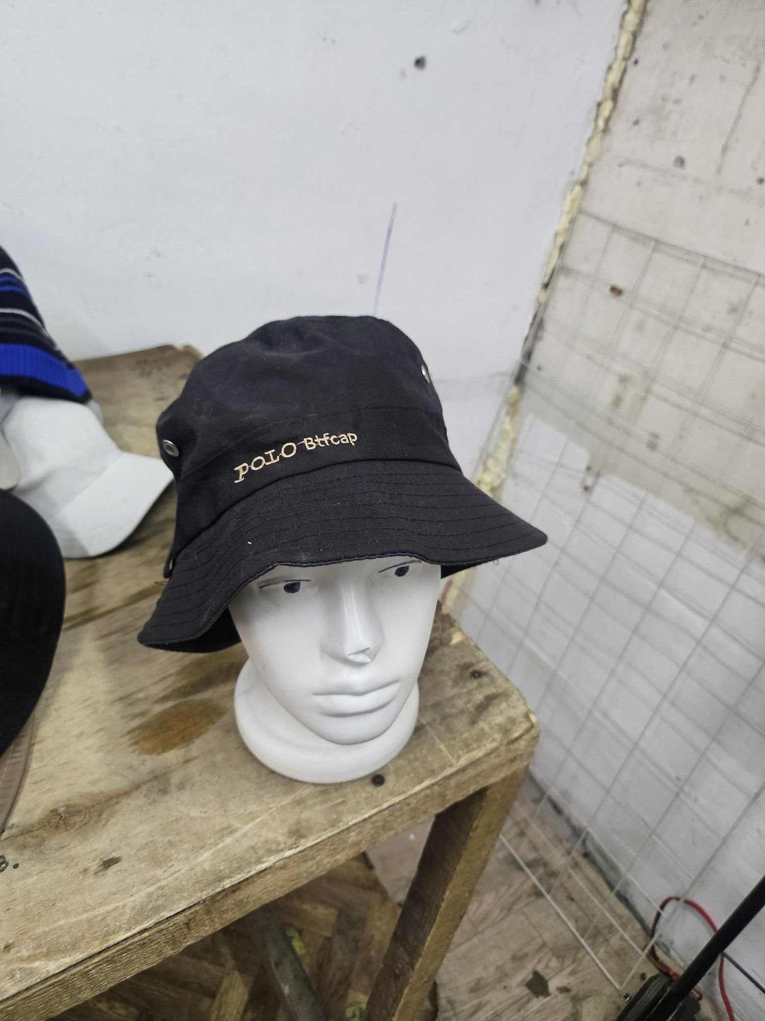 Продам кепки шлапы панамы мужкие шапки