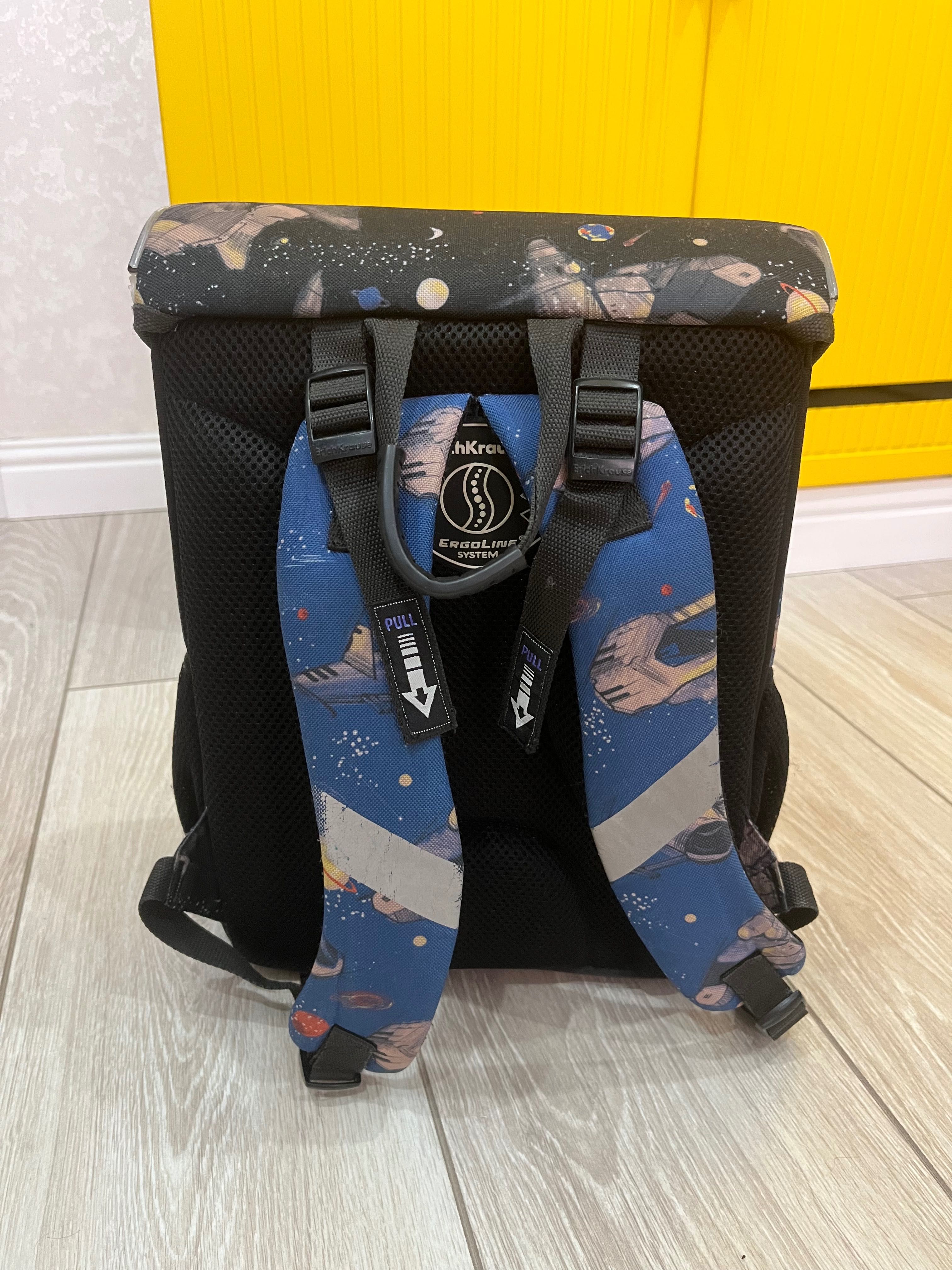 Продам школьный портфель