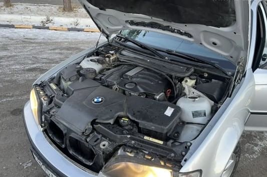 Продам машину BMW 318, E46
