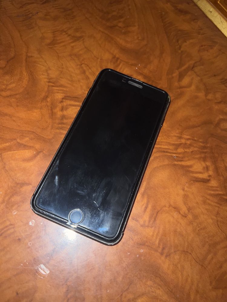Iphone 8+ черный