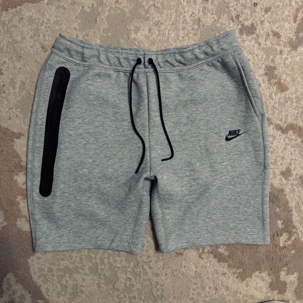 Nike Tech Fleece шорты