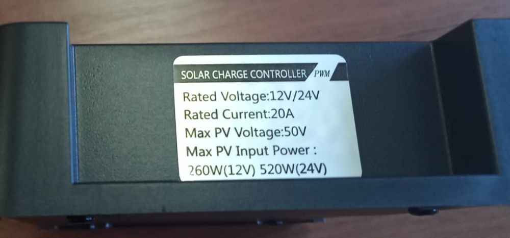 Контроллер заряда для солнечных панелей PWM 20A 12/24В 50В